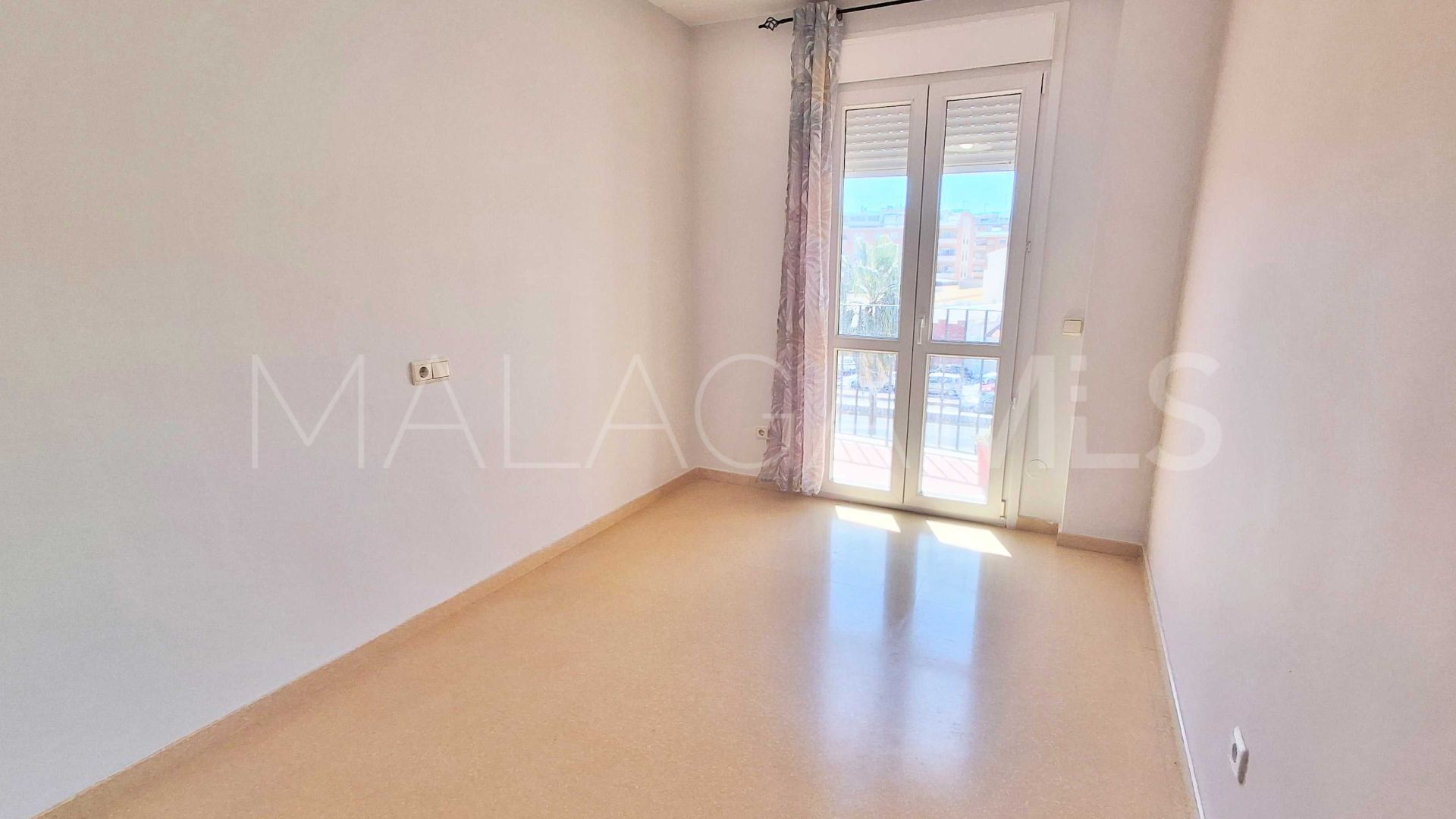 Buy piso de 2 bedrooms in Sabinillas