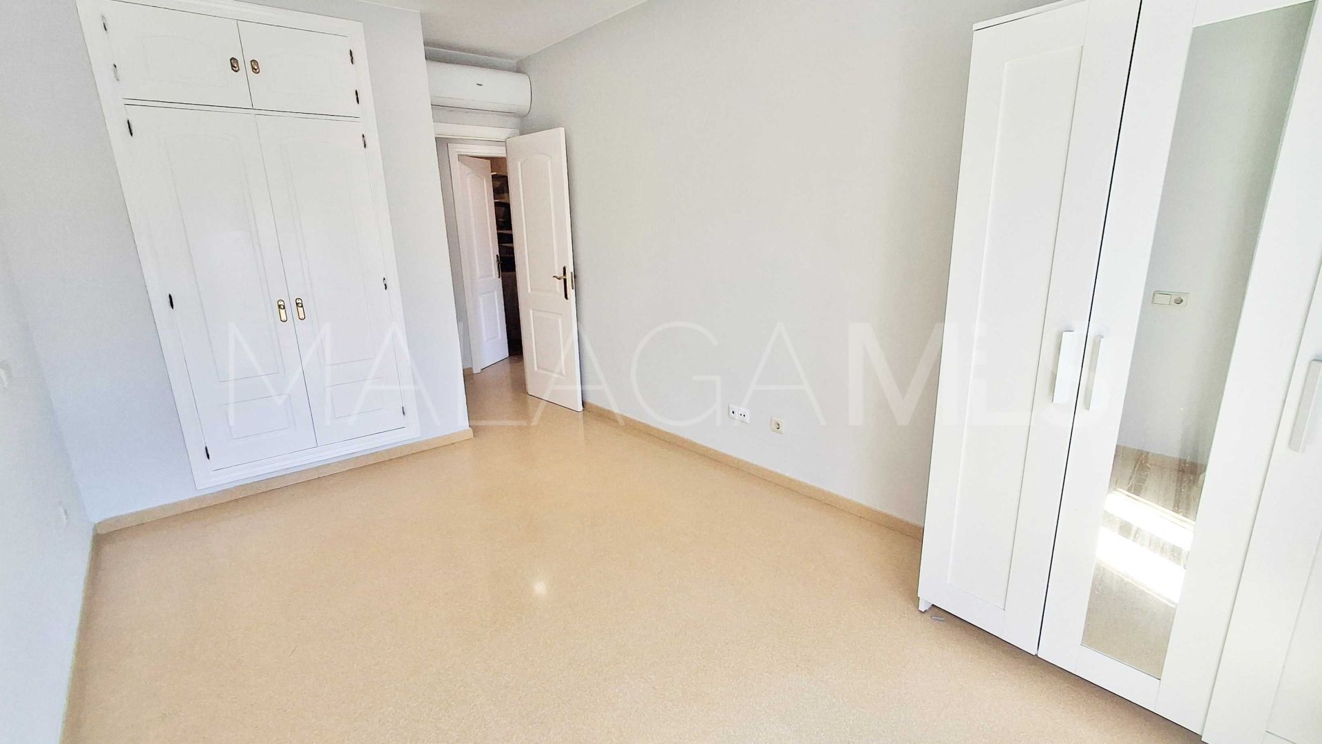 Buy piso de 2 bedrooms in Sabinillas