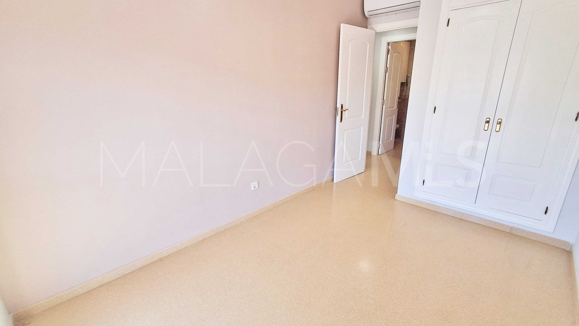 Buy piso de 2 bedrooms in Sabinillas
