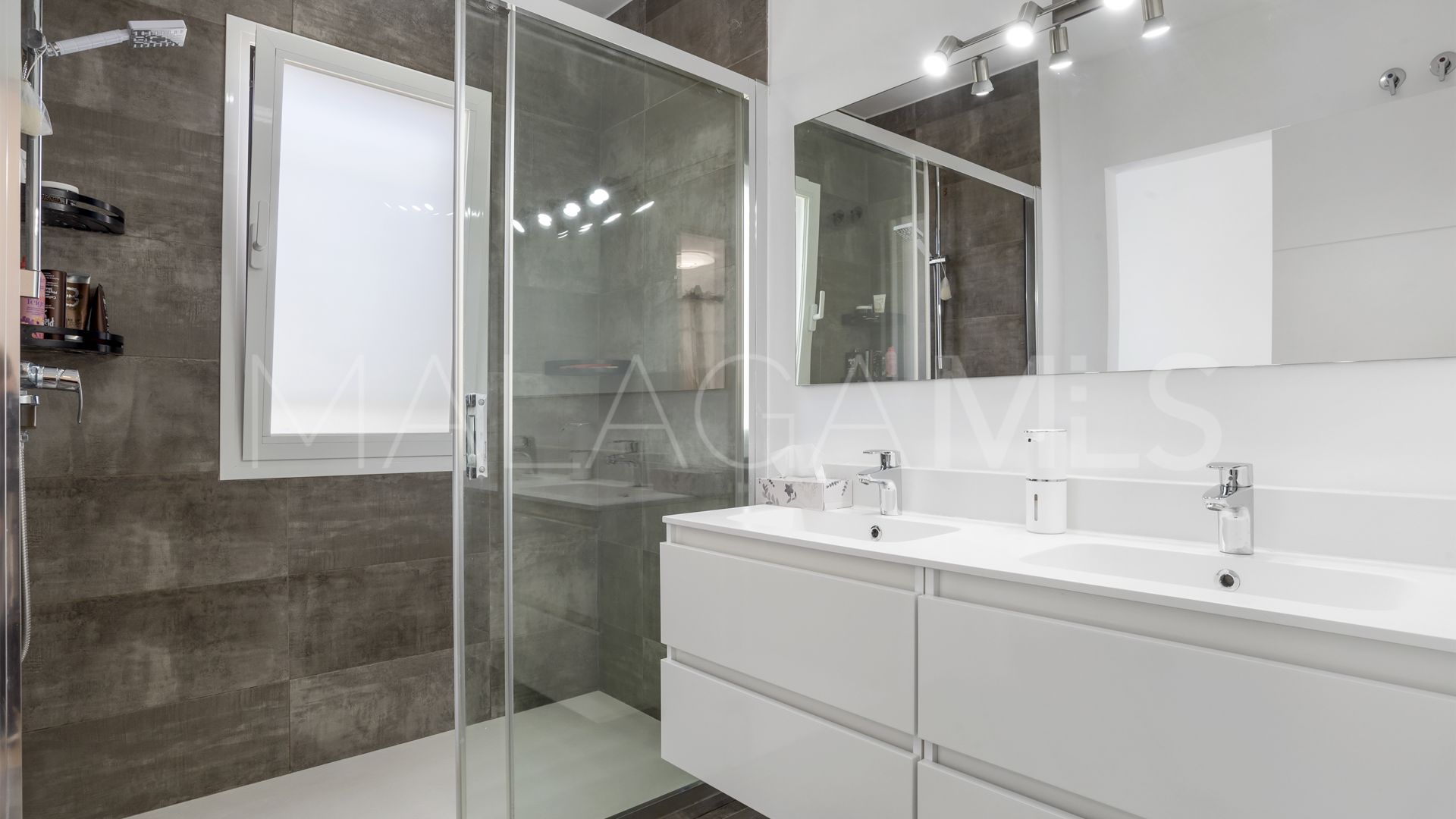 Reihenhaus for sale in Estepona Centre