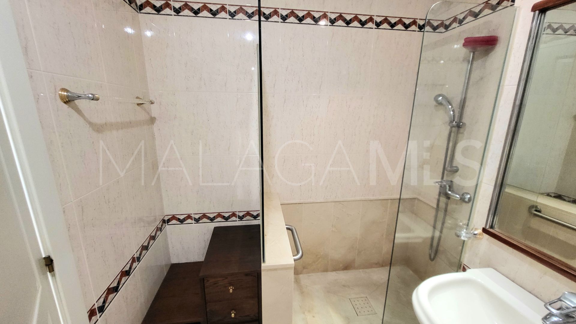 Flat with 3 bedrooms for sale in Estepona Centre
