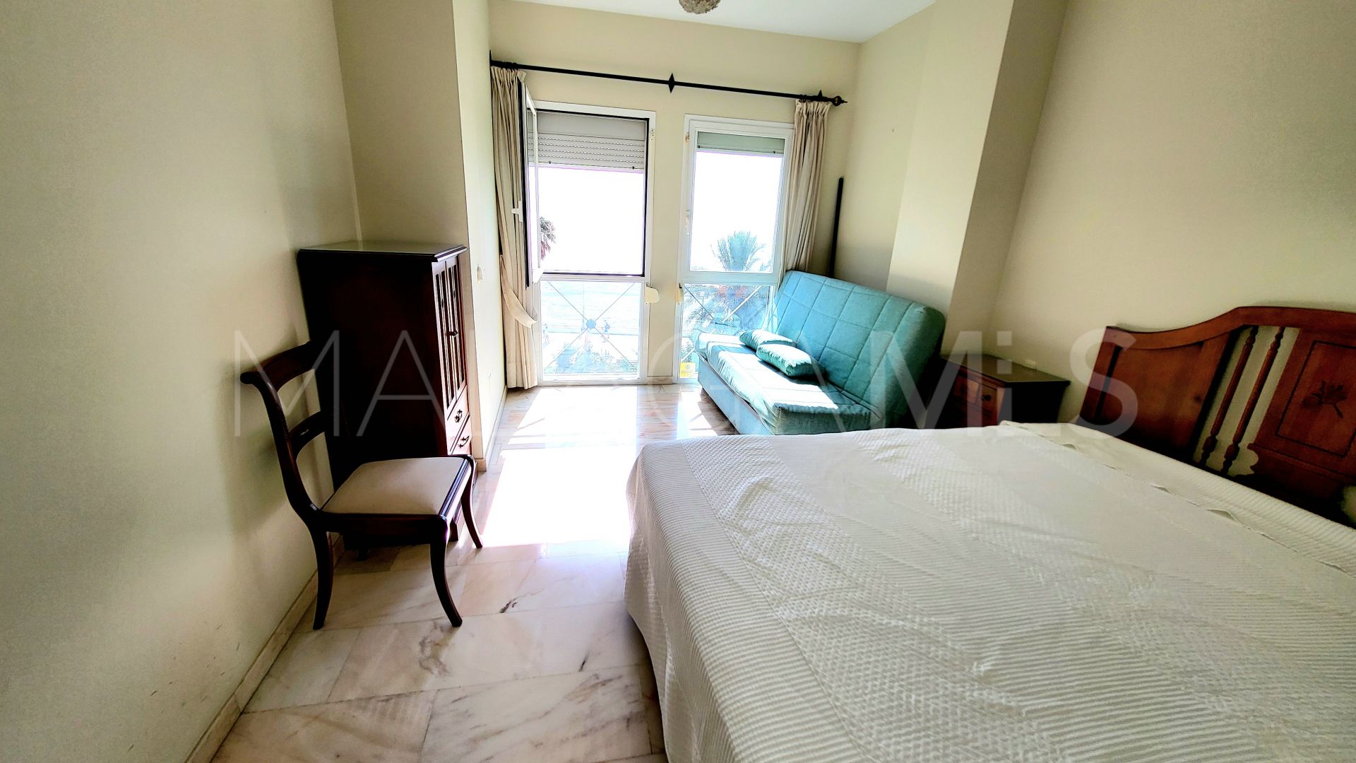 Flat with 3 bedrooms for sale in Estepona Centre