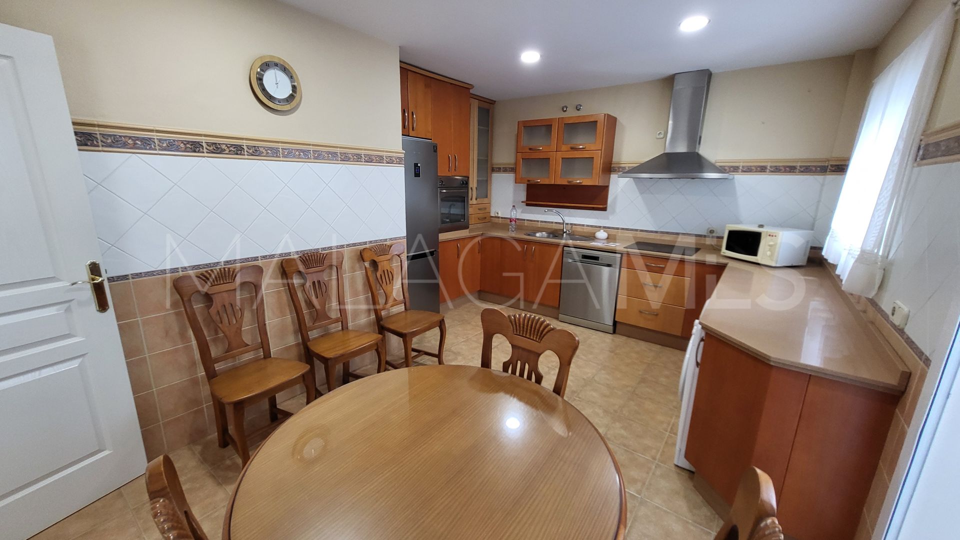 Flat with 3 bedrooms for sale in Estepona Centre