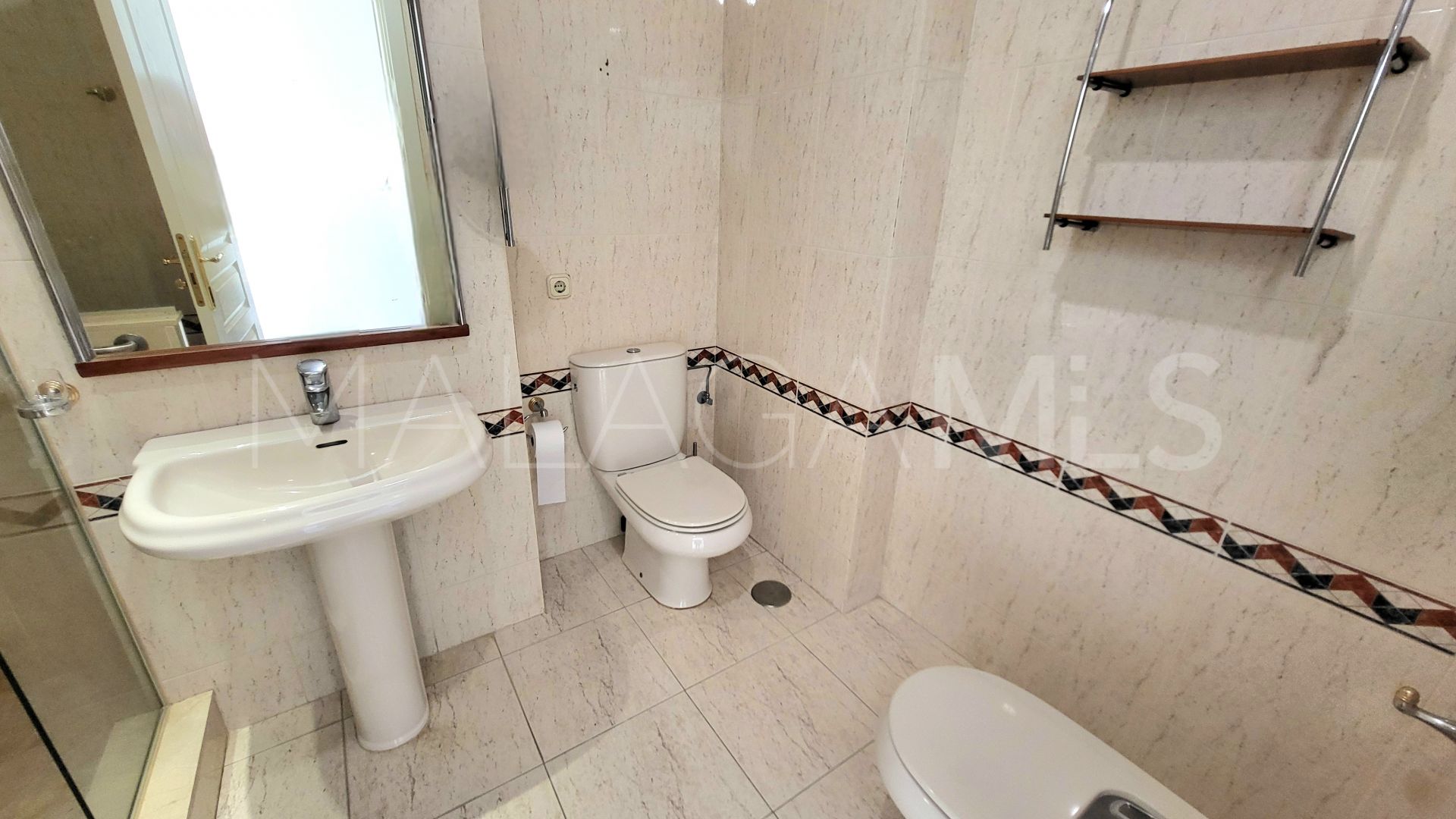Flat with 3 bedrooms for sale in Estepona Centre