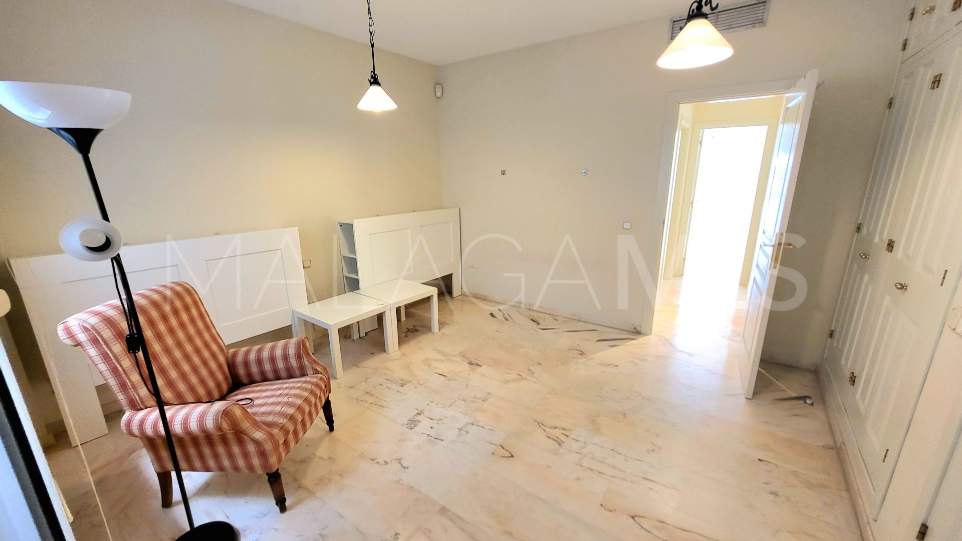 Flat with 3 bedrooms for sale in Estepona Centre