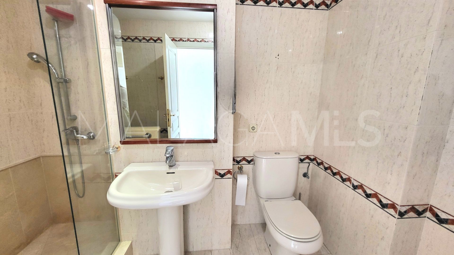 Flat with 3 bedrooms for sale in Estepona Centre
