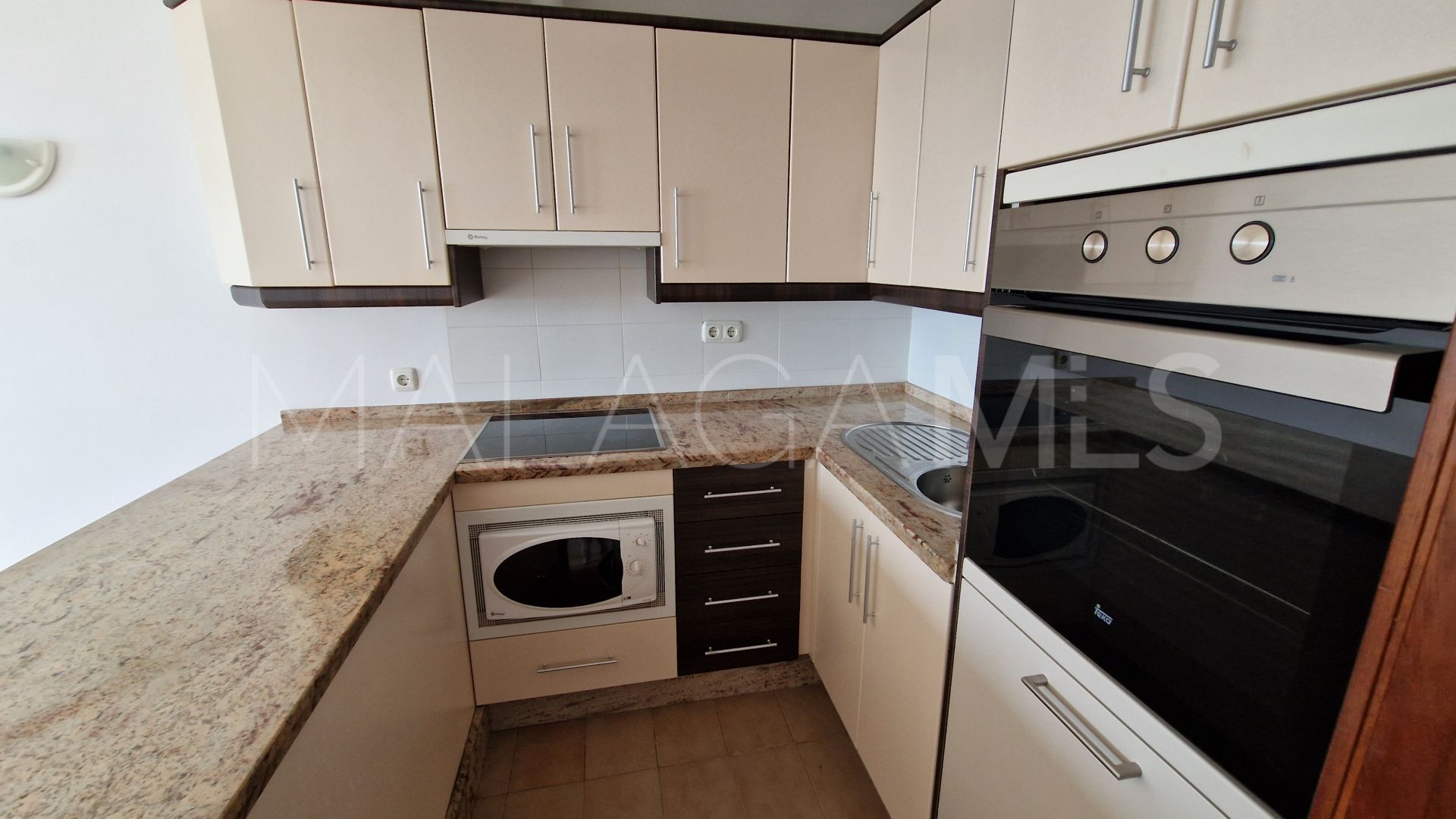Se vende apartamento in Estepona Puerto