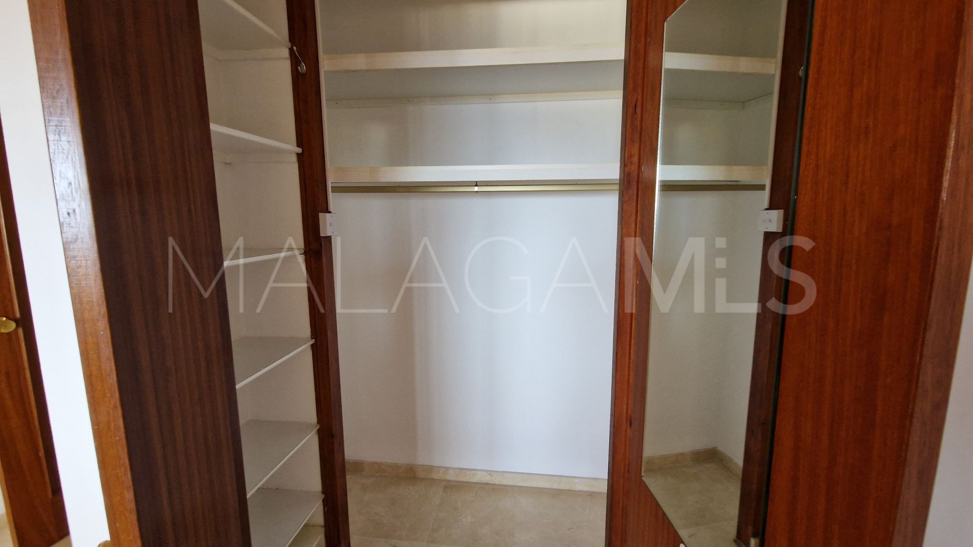 Se vende apartamento in Estepona Puerto