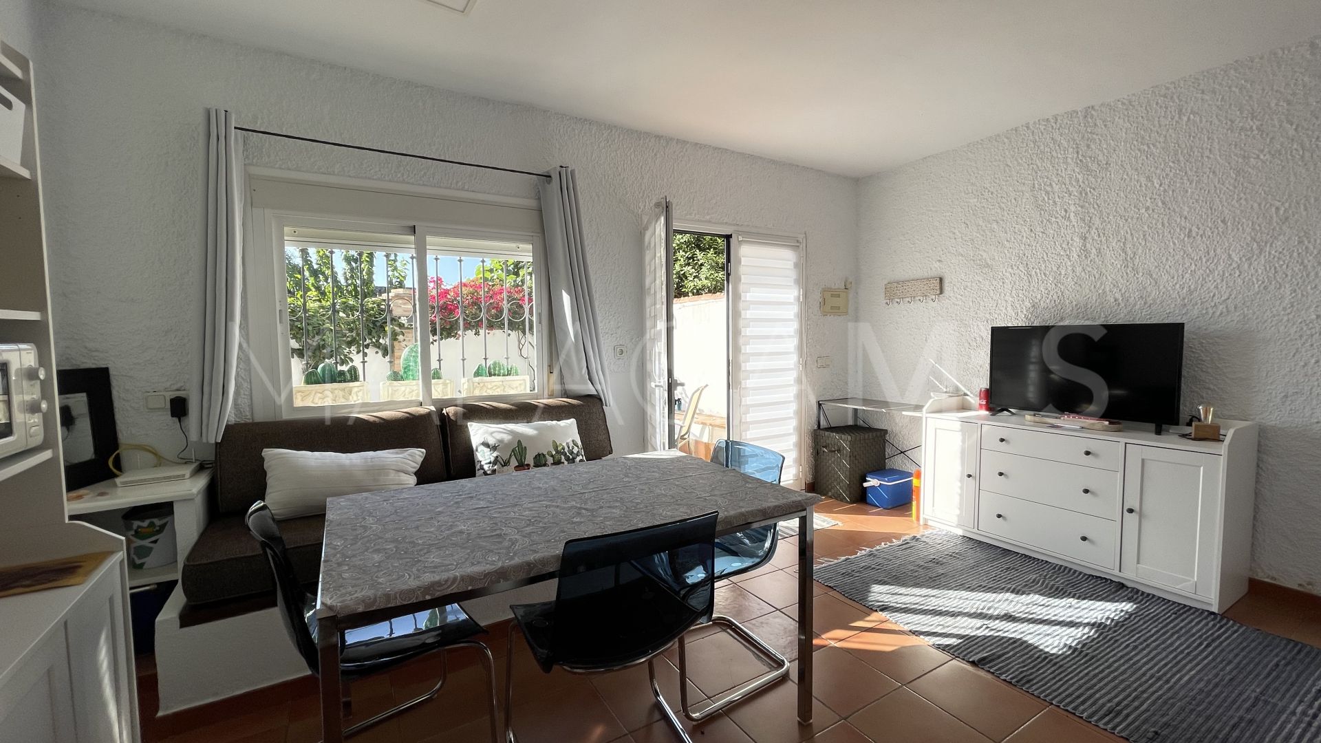 Hus i byn for sale in El Saladillo