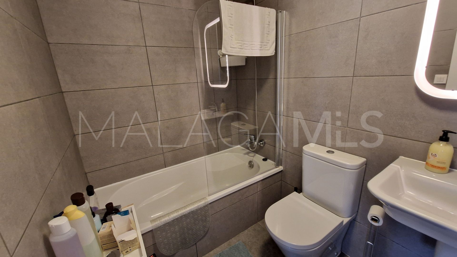Wohnung for sale in Avda de Andalucia - Sierra de Estepona