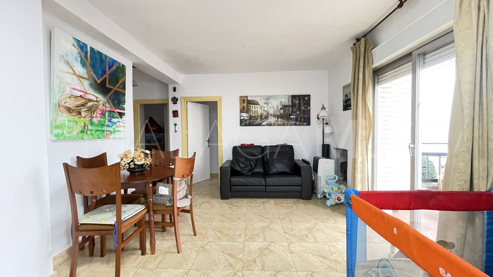 Buy apartment in Estepona Centre