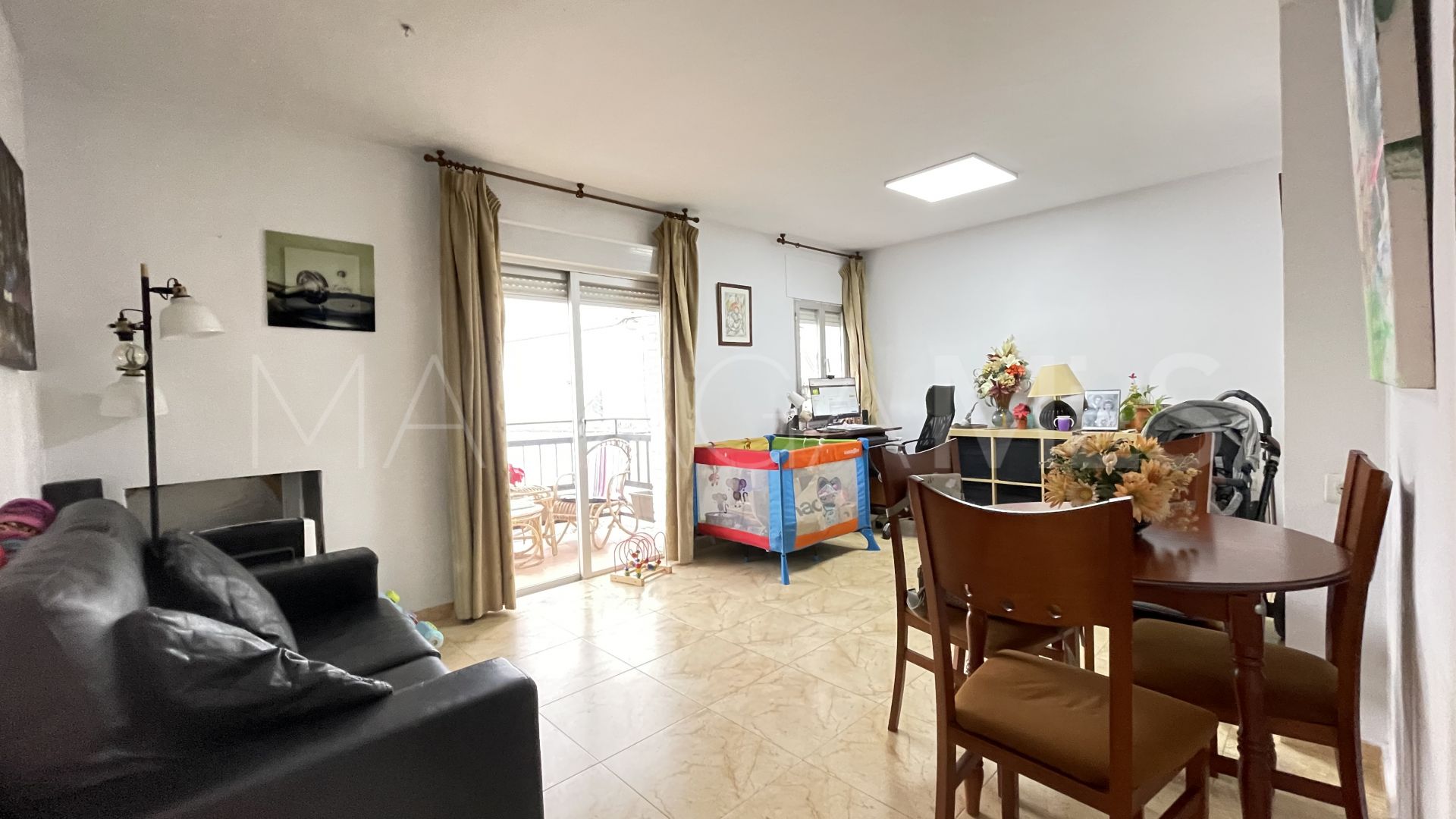 Buy apartment in Estepona Centre