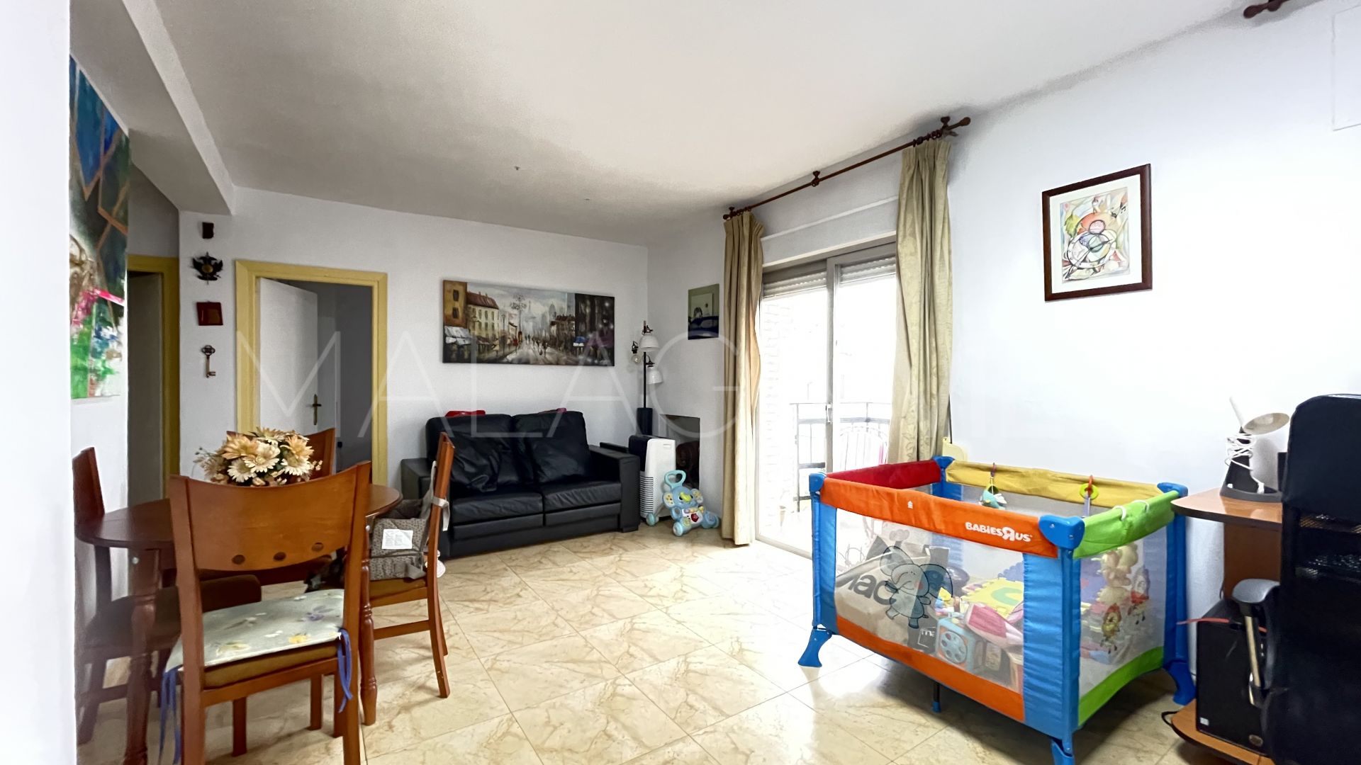 Buy apartment in Estepona Centre