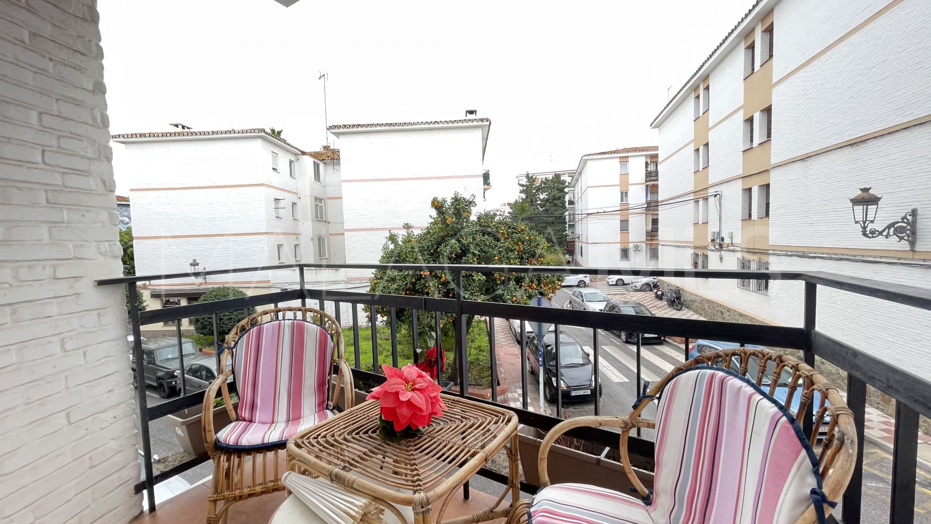 Buy apartment in Estepona Centre