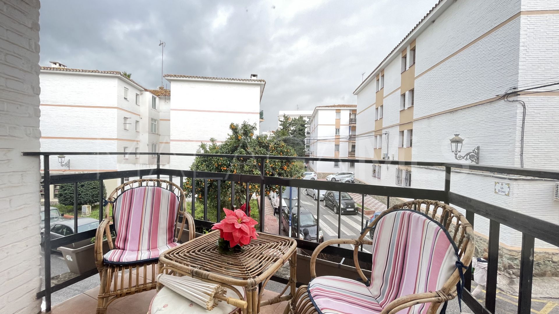 Buy apartment in Estepona Centre