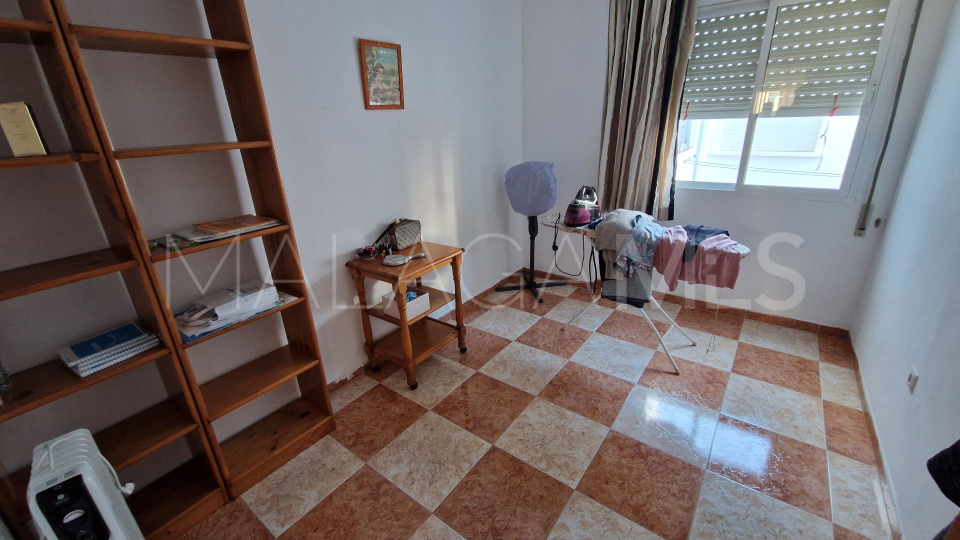 For sale apartment in Estepona Town with 4 bedrooms