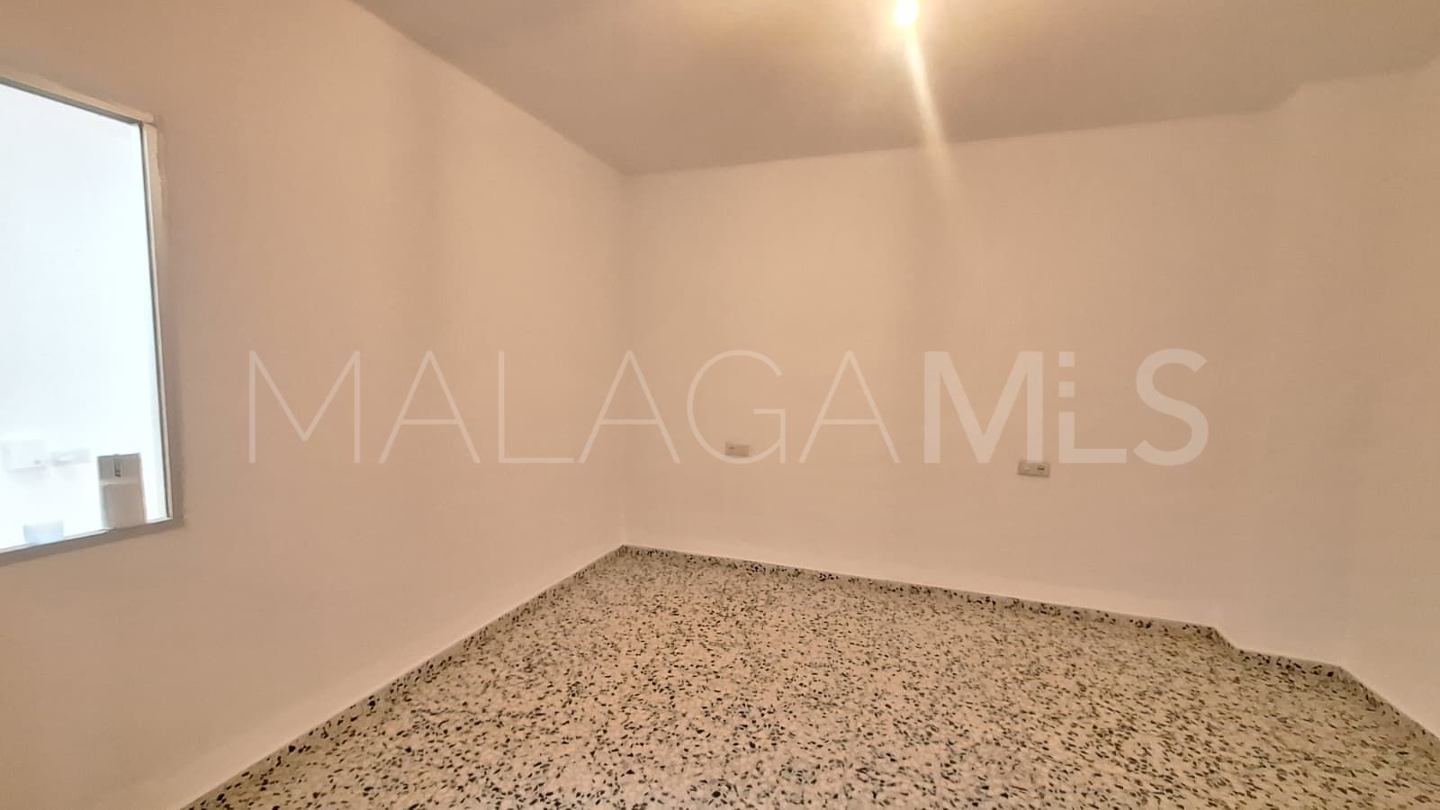 For sale house in Estepona Town with 3 bedrooms