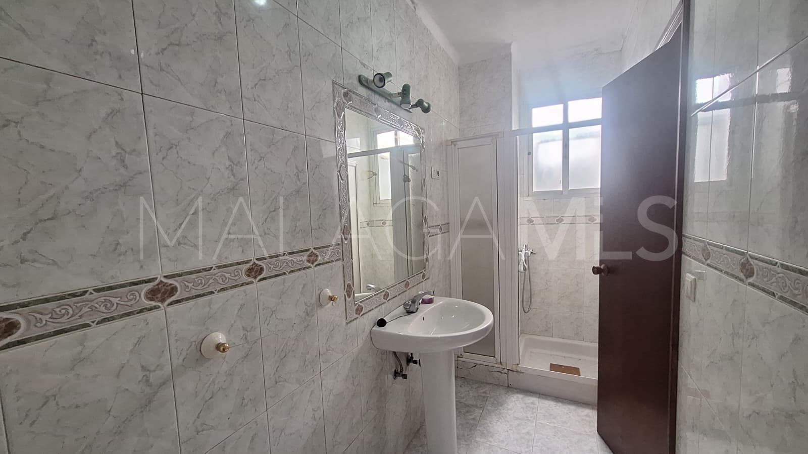 For sale house in Estepona Town with 3 bedrooms