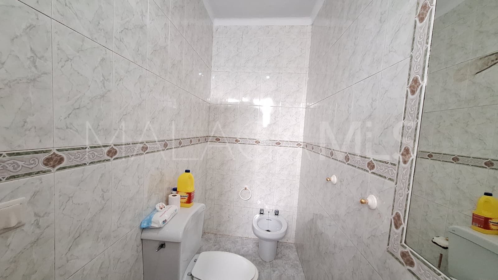 For sale house in Estepona Town with 3 bedrooms