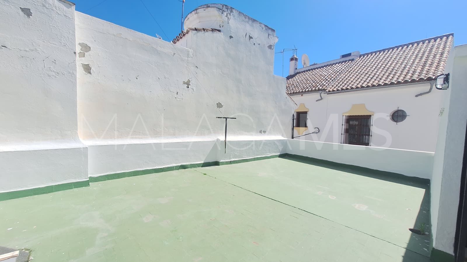 For sale house in Estepona Town with 3 bedrooms