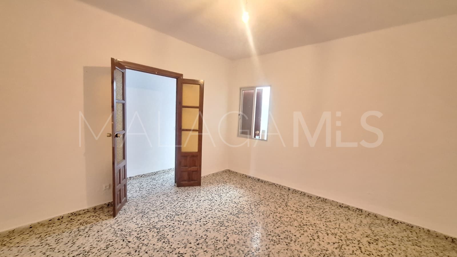 For sale house in Estepona Town with 3 bedrooms