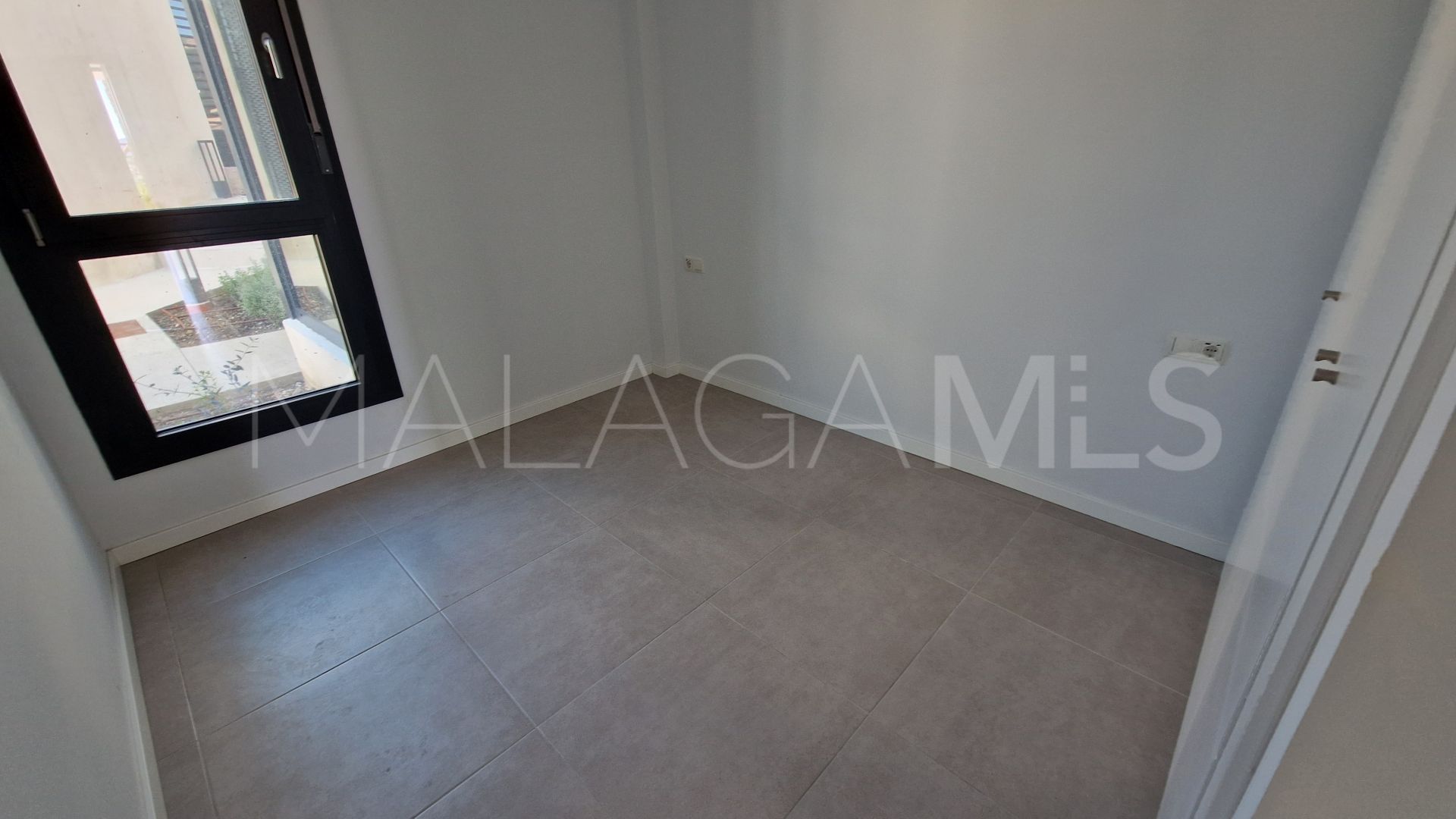 Apartamento planta baja de 3 bedrooms for sale in Estepona Centro
