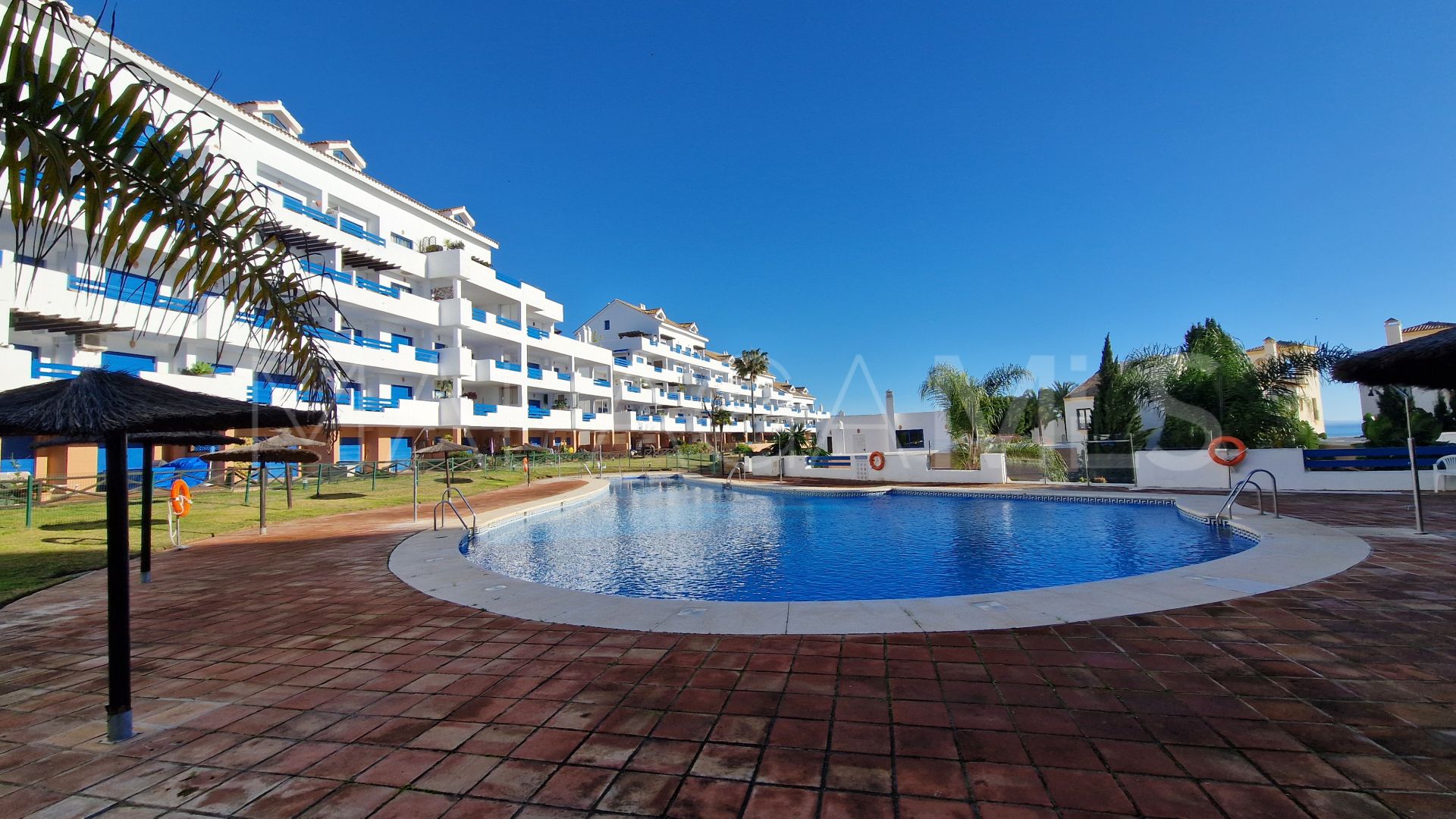 For sale ground floor apartment in Duquesa Suites