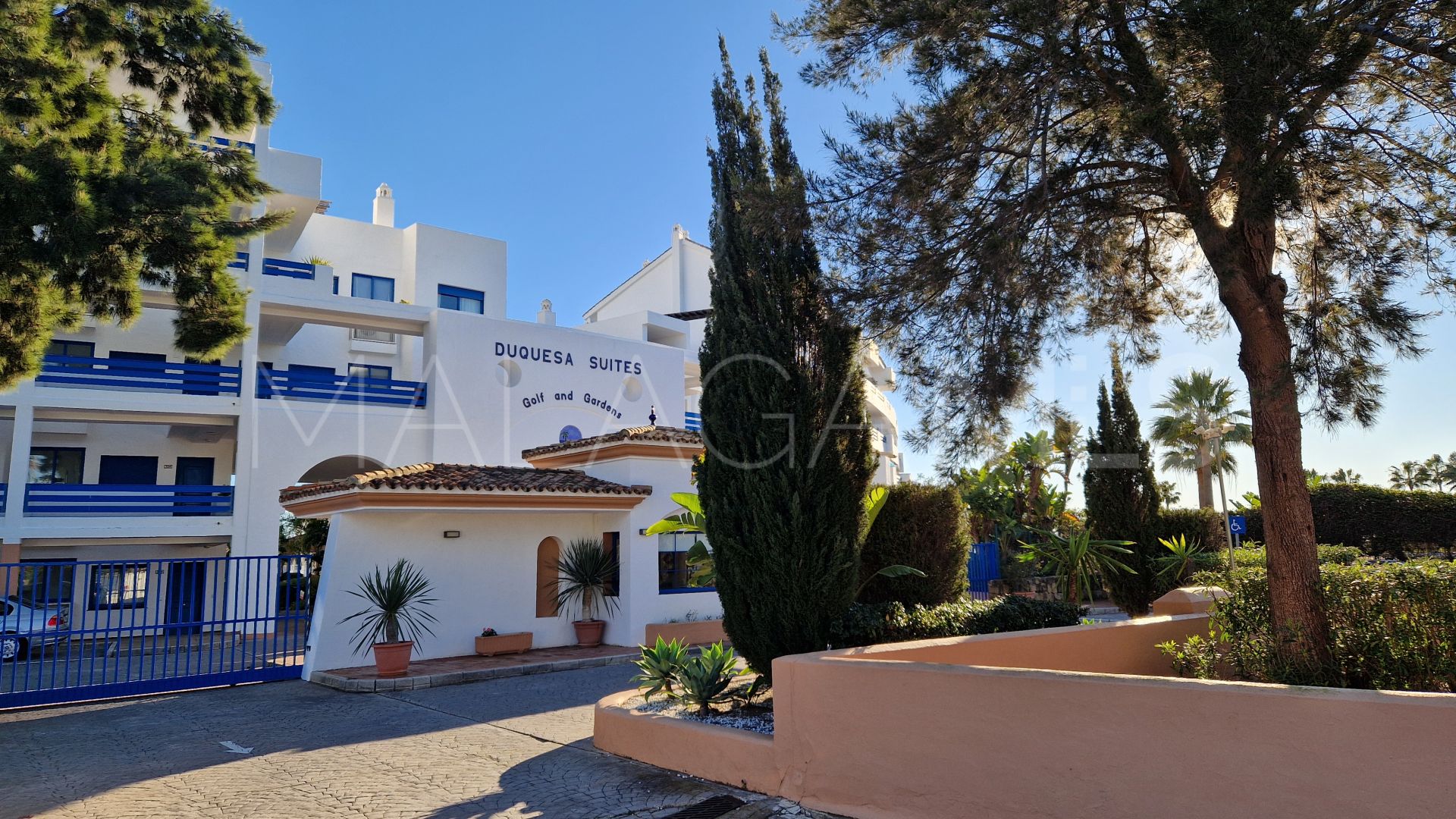 For sale ground floor apartment in Duquesa Suites