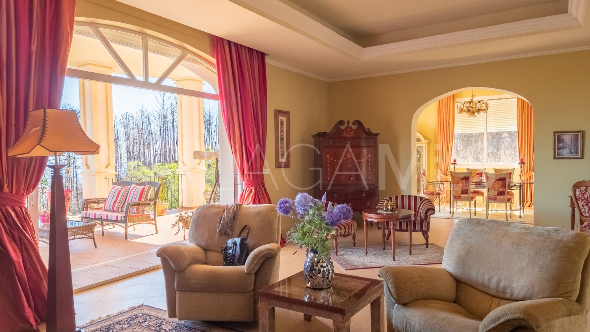 Forest Hills 7 bedrooms villa for sale