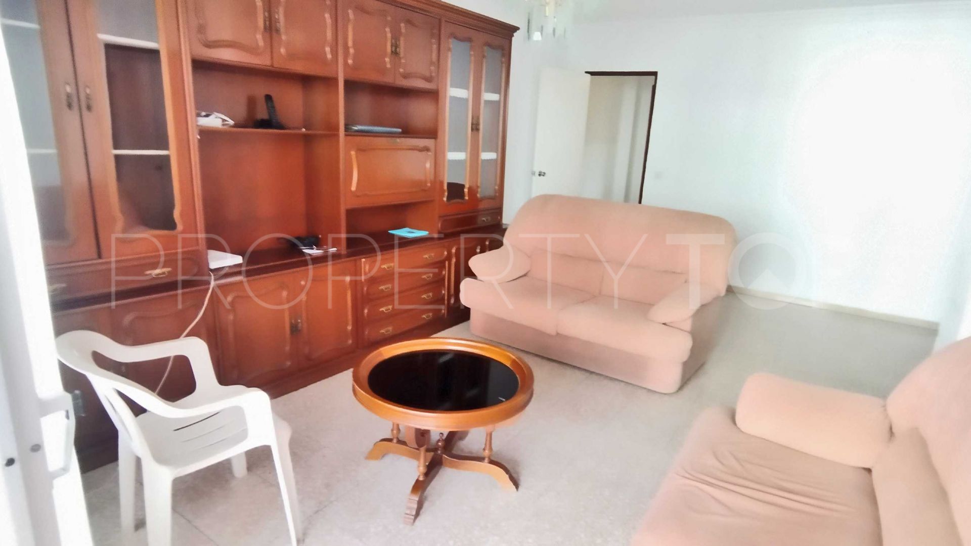 For sale Estepona Centre flat with 3 bedrooms
