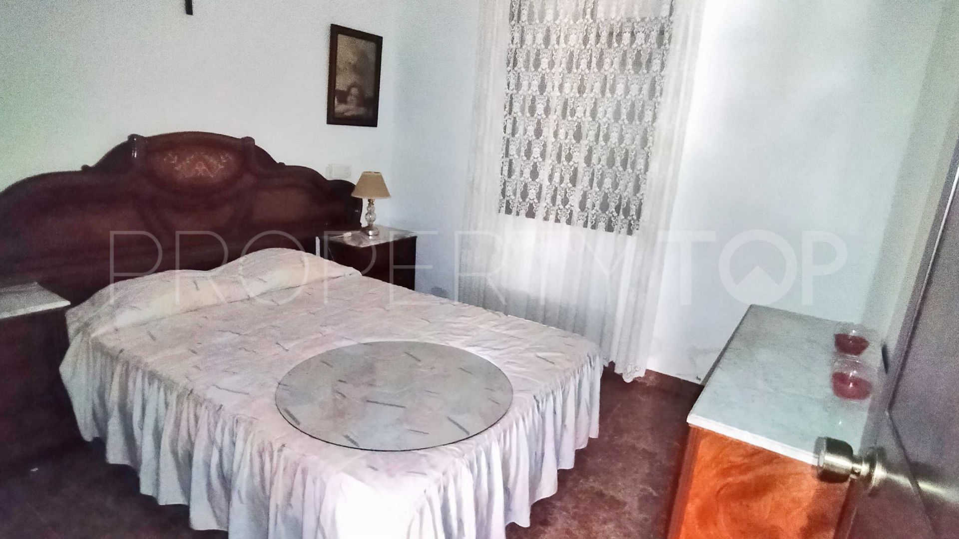 Adosado en venta de 5 dormitorios en Estepona Casco Antiguo