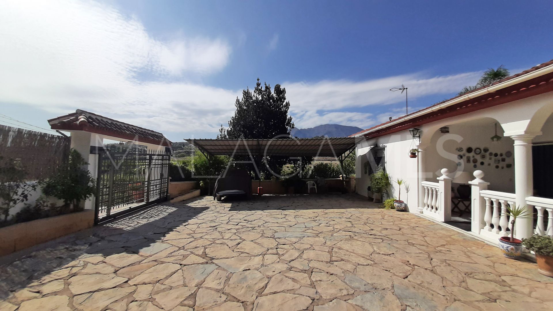 Buy finca with 3 bedrooms in La Cala