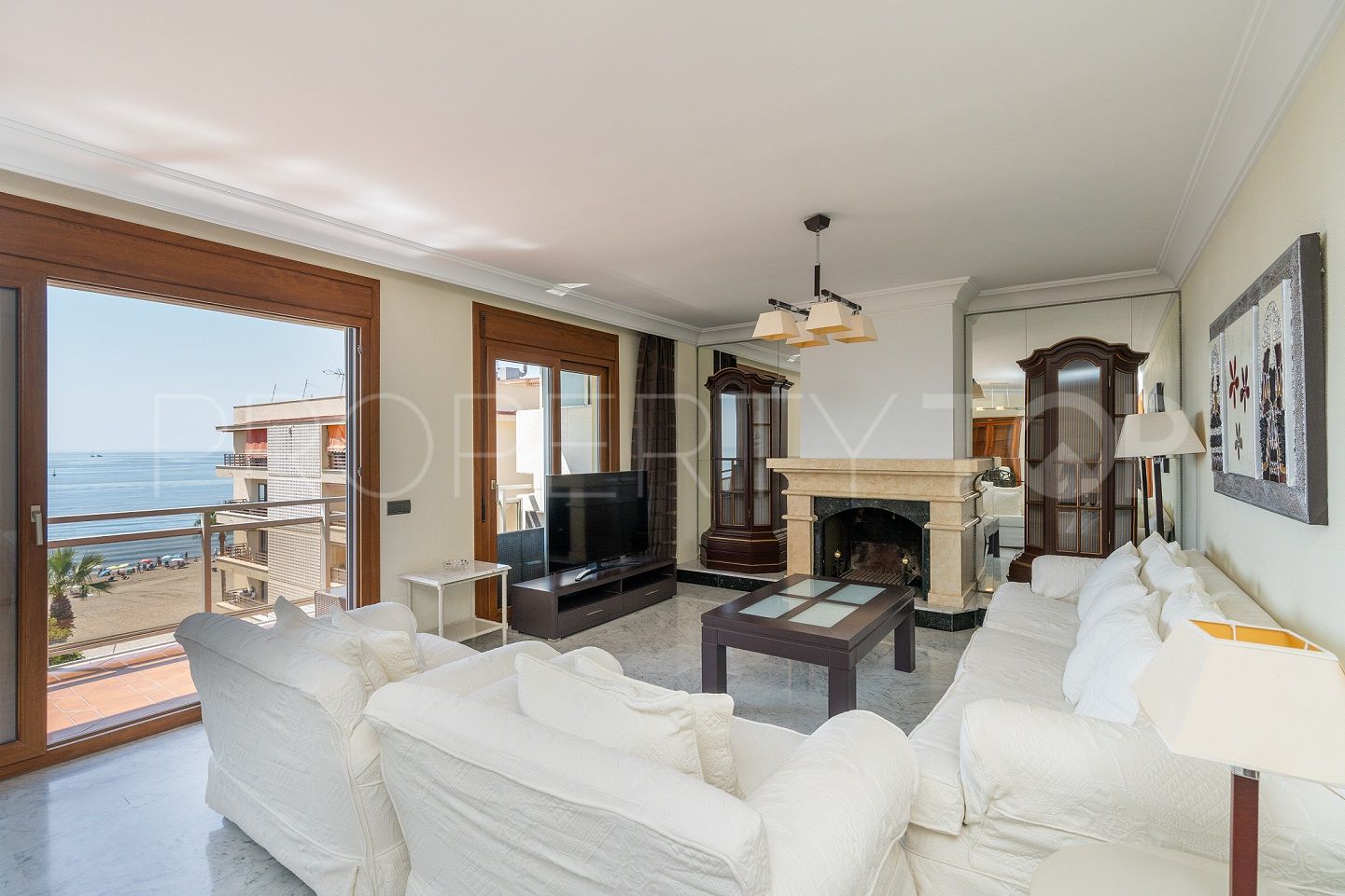 For sale apartment with 3 bedrooms in Estepona Centre