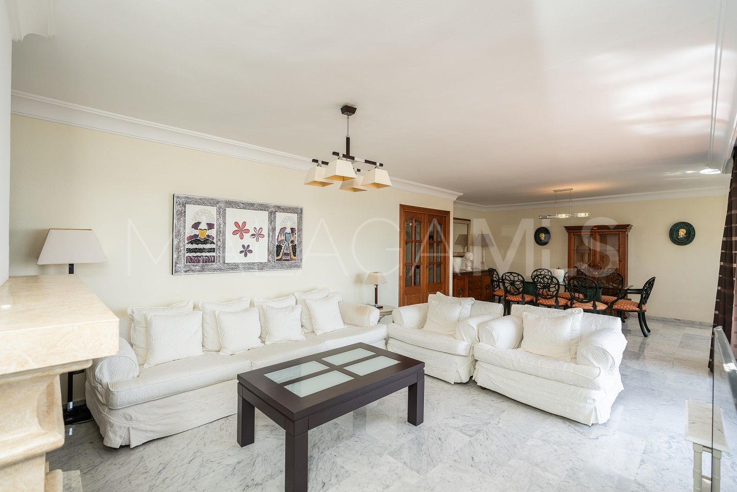 For sale apartment with 3 bedrooms in Estepona Centre