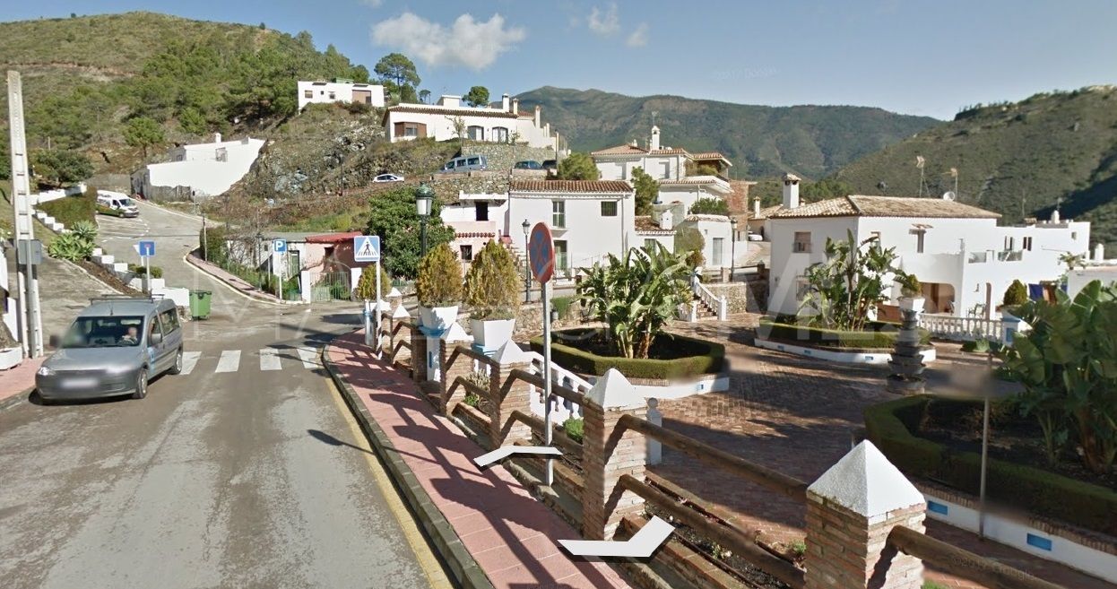 Benahavis Centro plot for sale