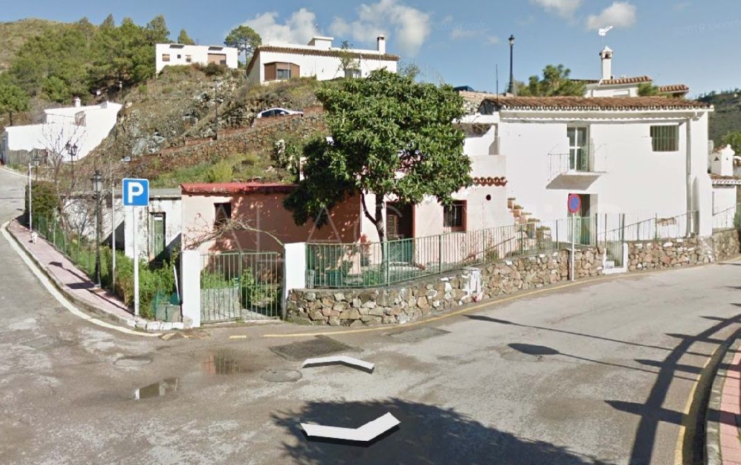 Benahavis Centro plot for sale