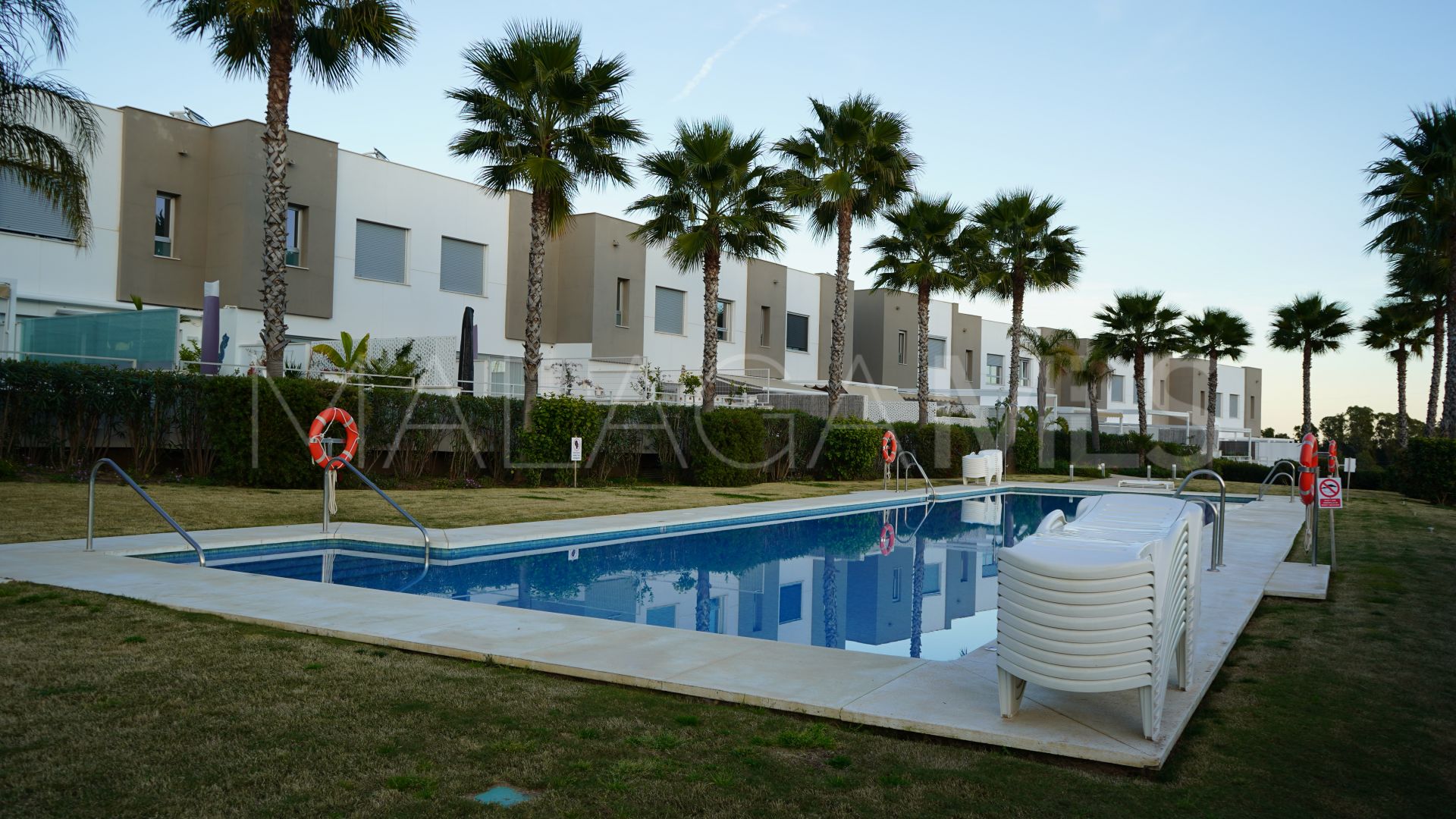 Maison de ville for sale in Estepona Golf