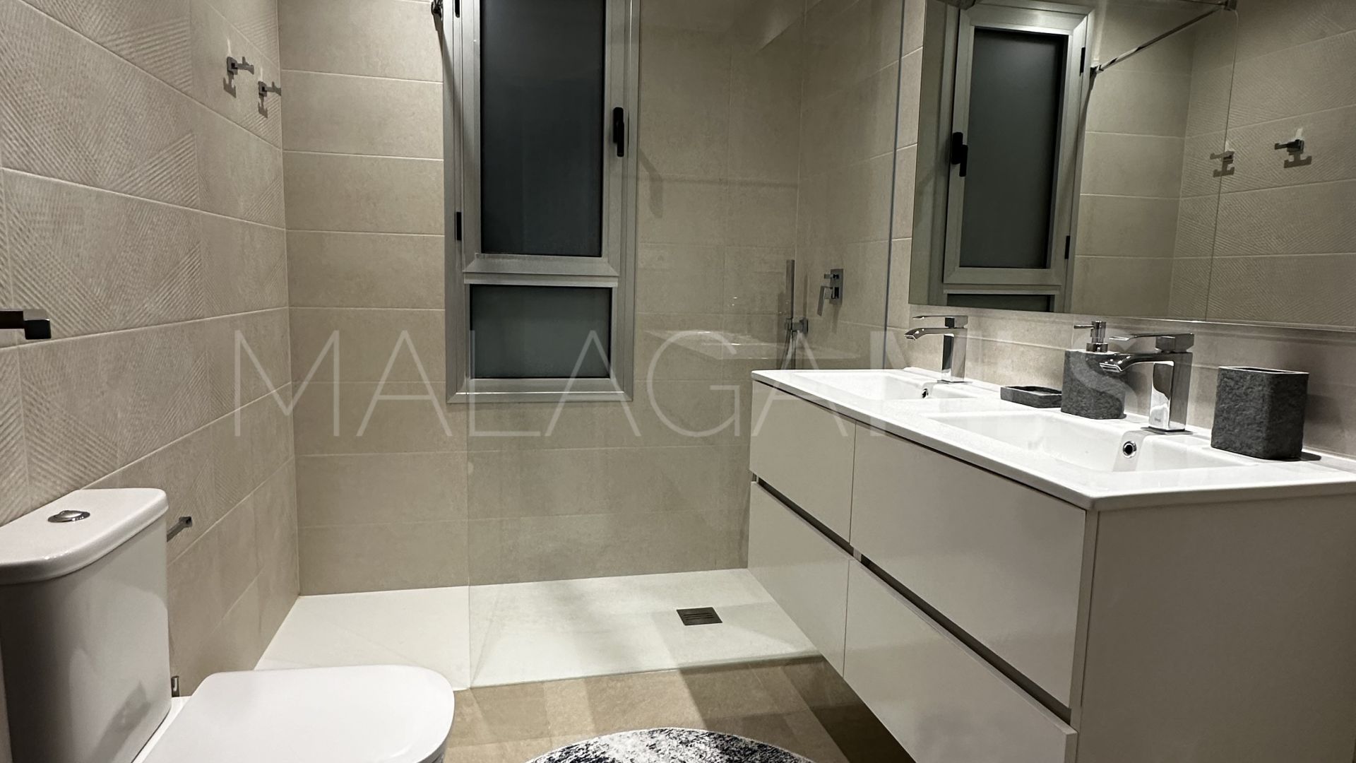 Maison de ville for sale in Estepona Golf