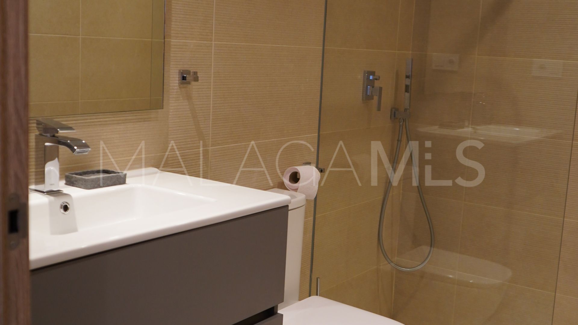 Maison de ville for sale in Estepona Golf