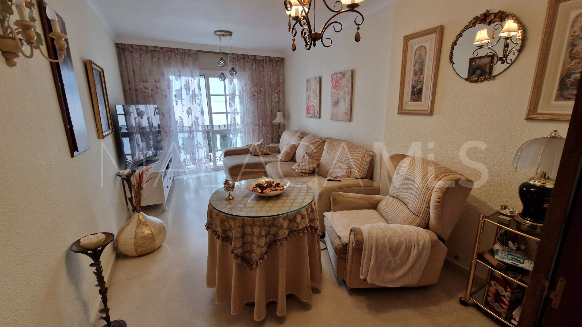 Buy apartment in Estepona Town