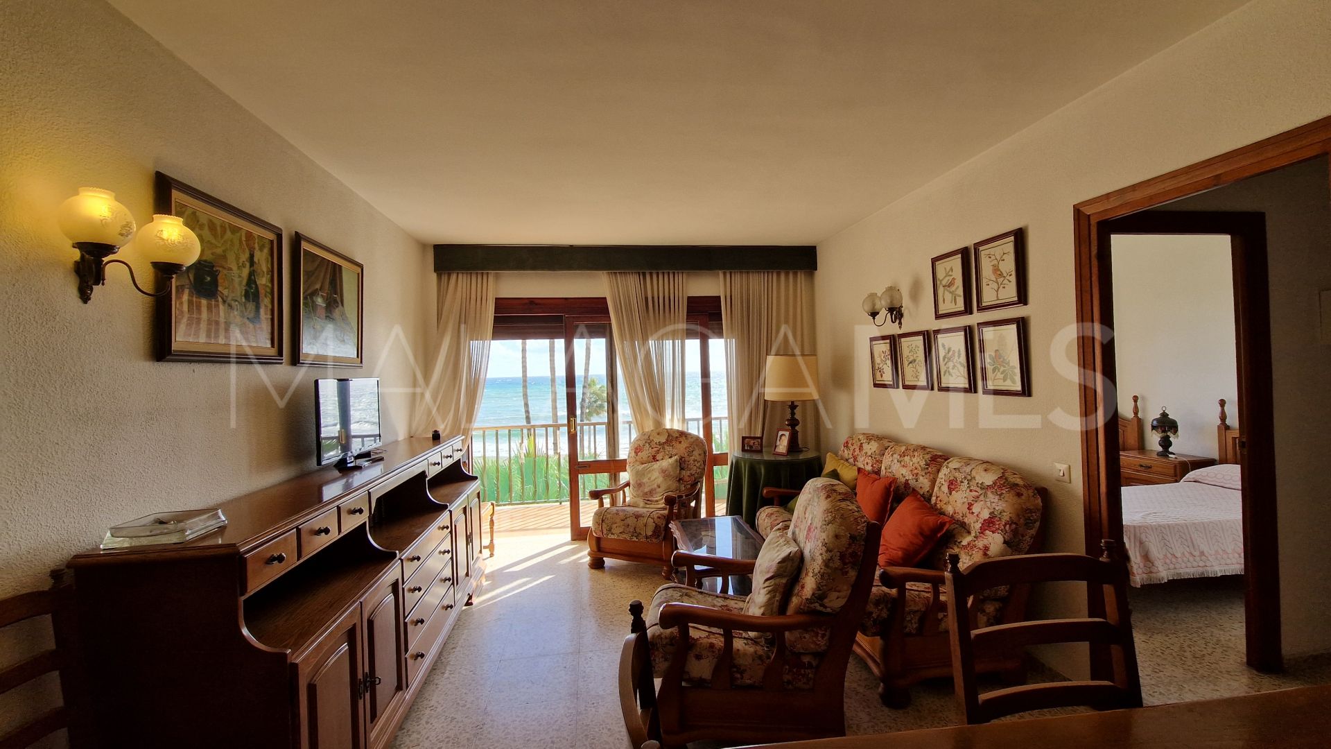 Buy apartment in Estepona Centre