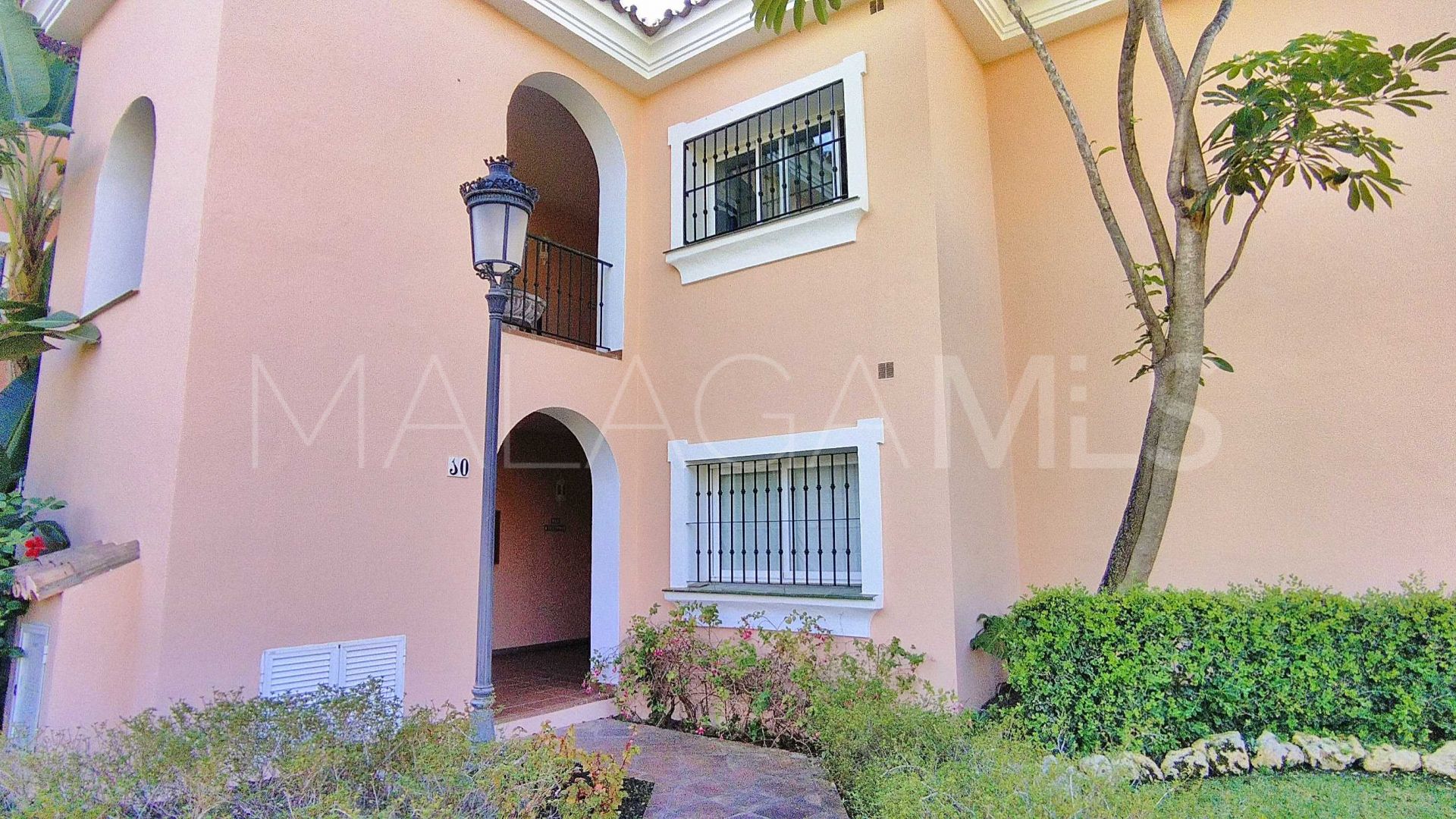 For sale ground floor apartment in Park Beach with 3 bedrooms