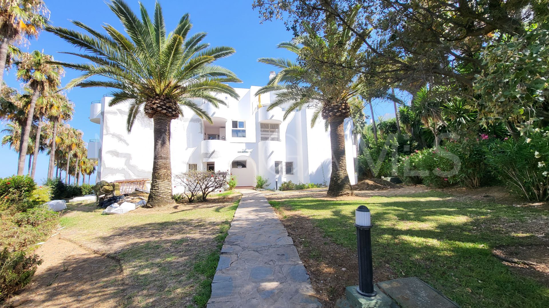 Erdgeschosswohnung for sale in Estepona Golf