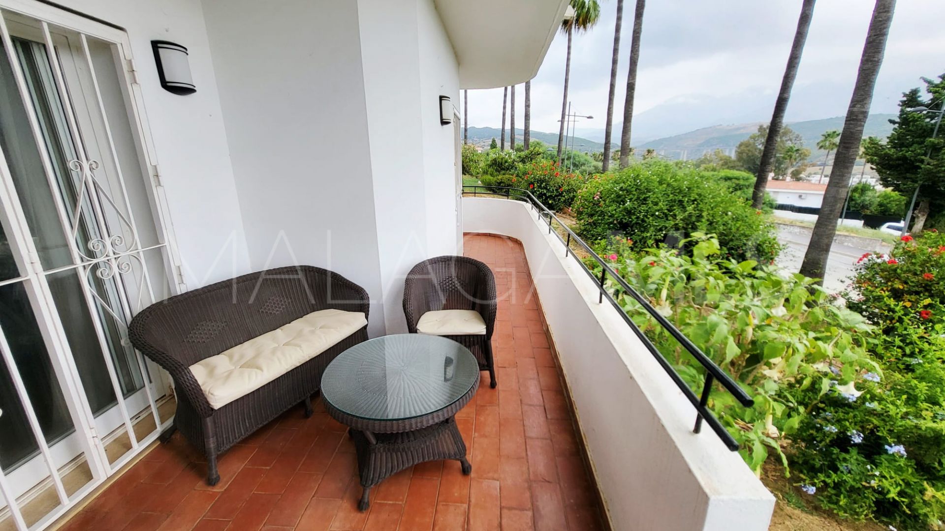 Ground floor apartment for sale in Estepona Golf