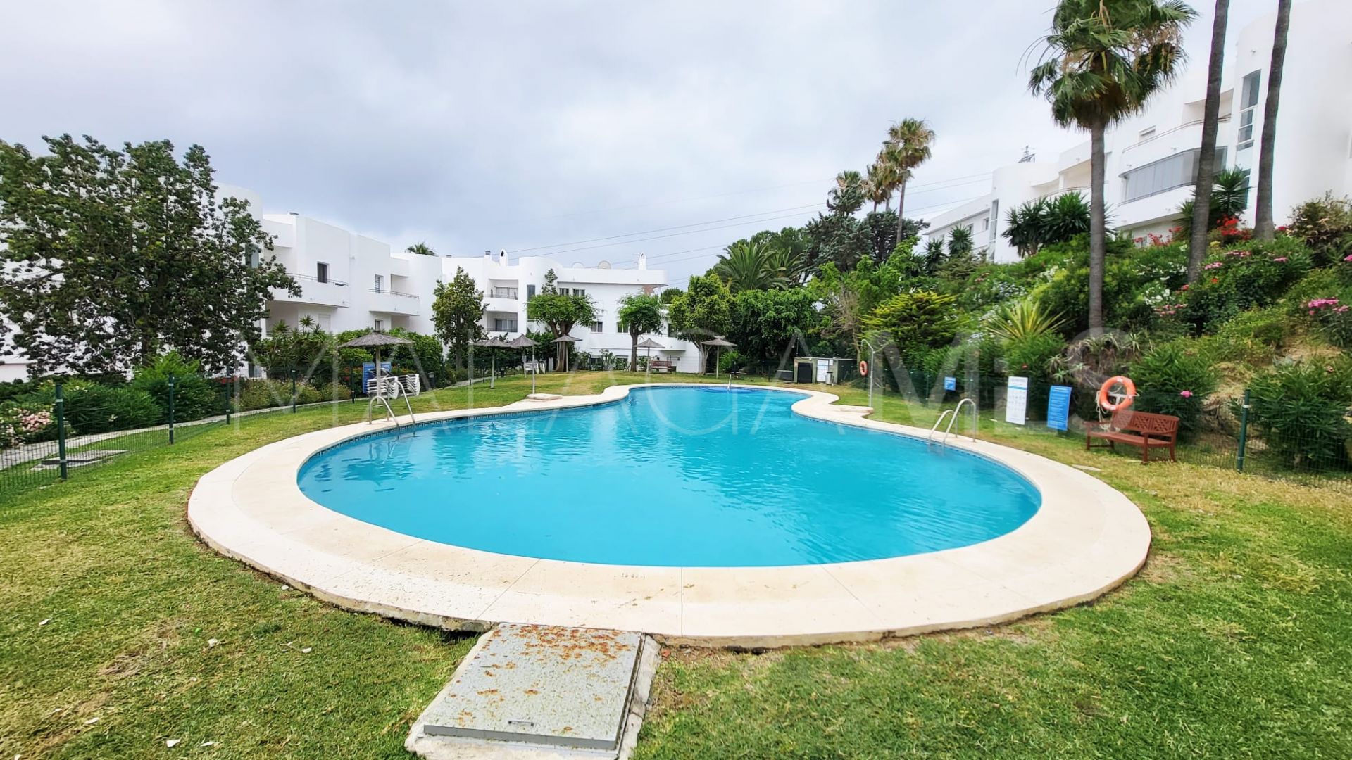 Ground floor apartment for sale in Estepona Golf