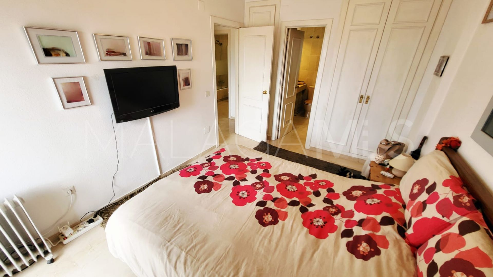 Ground floor apartment for sale in Estepona Golf