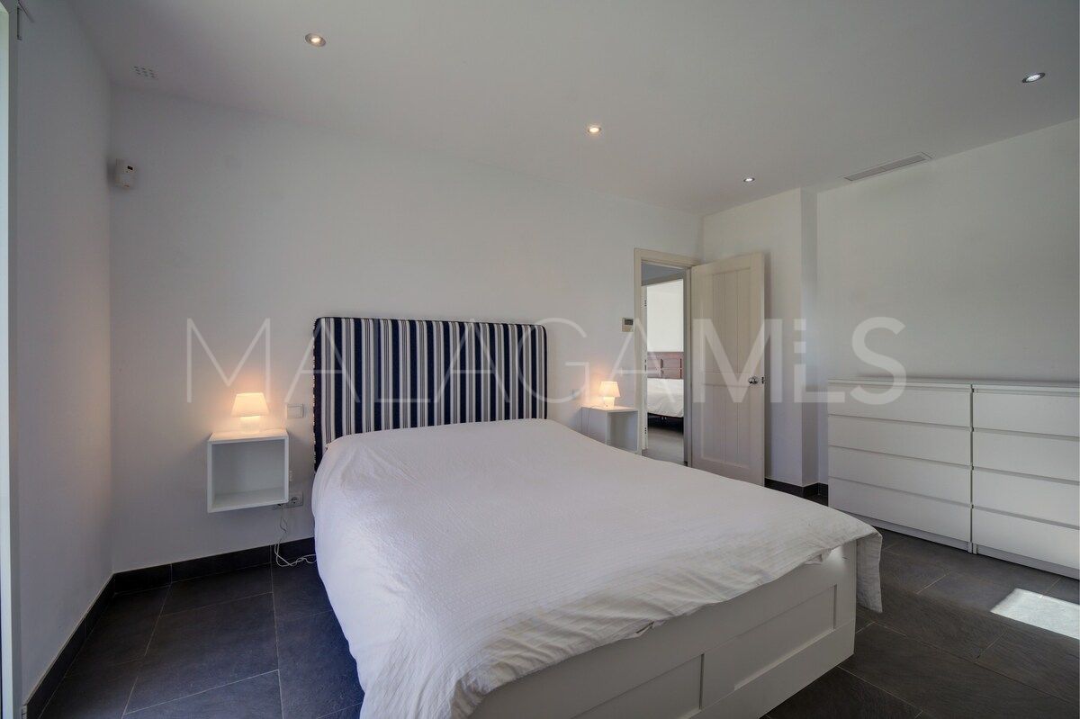 Villa for sale in Sabinillas with 6 bedrooms