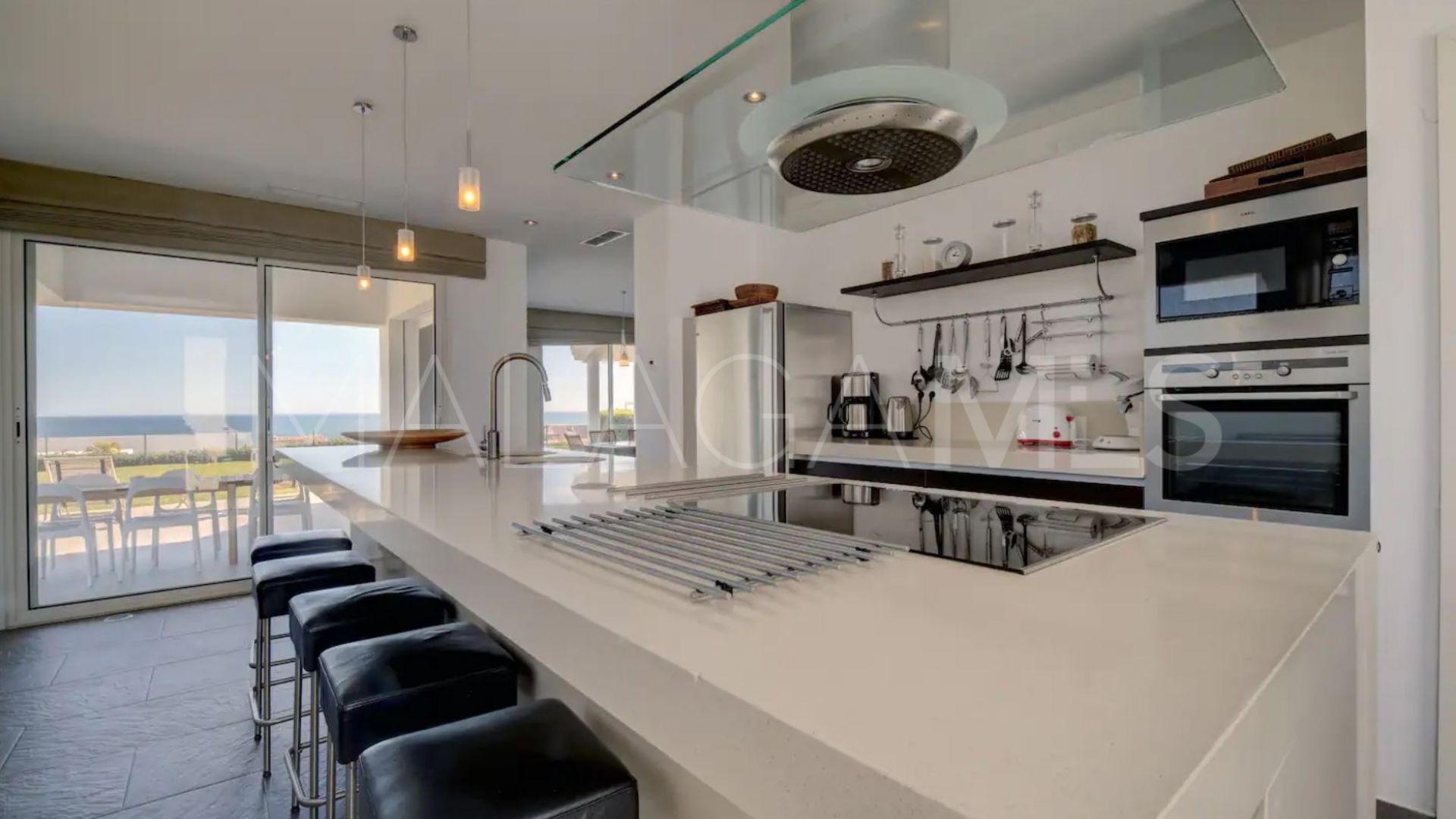 Villa for sale in Sabinillas with 6 bedrooms