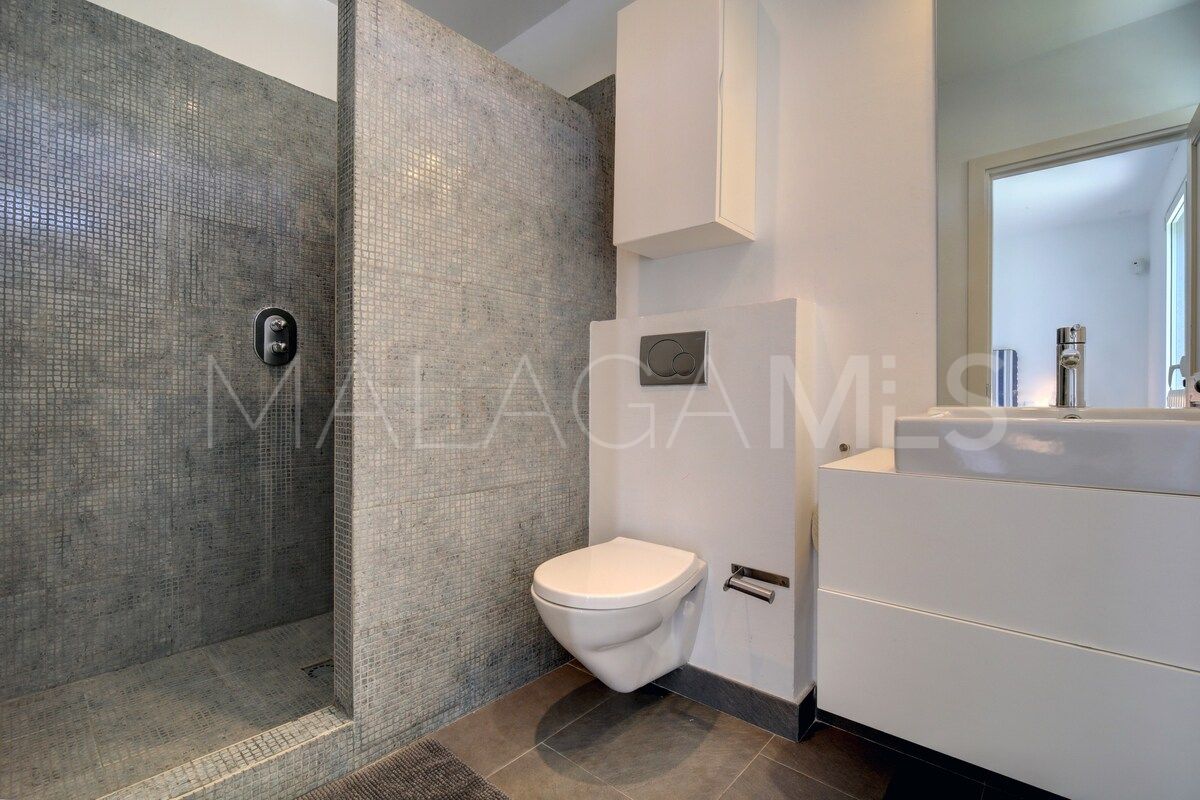 Villa for sale in Sabinillas with 6 bedrooms