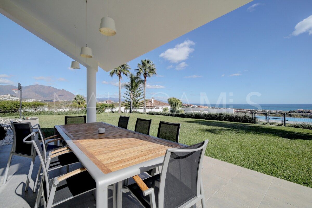 Villa for sale in Sabinillas with 6 bedrooms